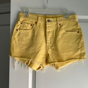 Levi’s Strauss woman high rise shorts